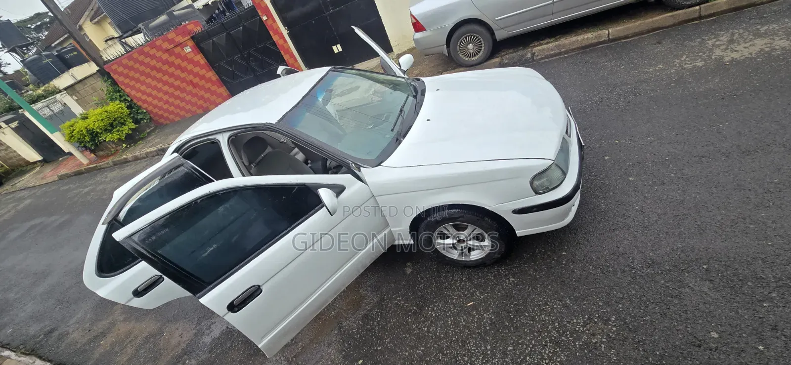 Nissan Sunny 1999 White