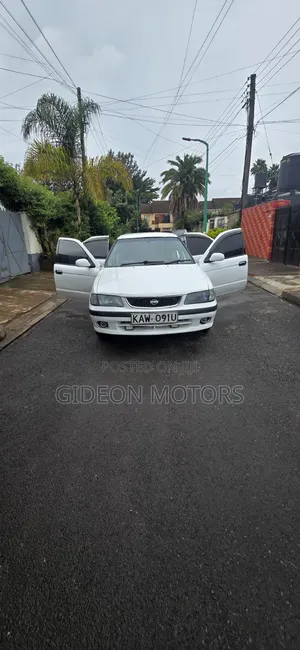 Nissan Sunny 1999 White