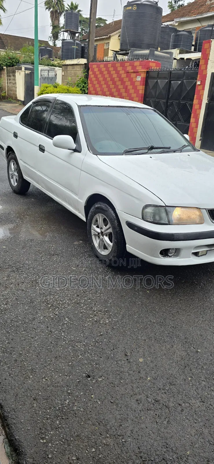 Nissan Sunny 1999 White