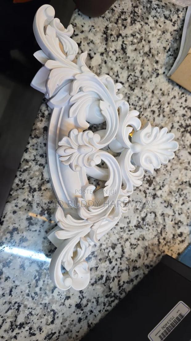 Wainscoting Corner Flowers