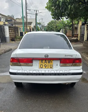 Nissan Sunny 1999 White