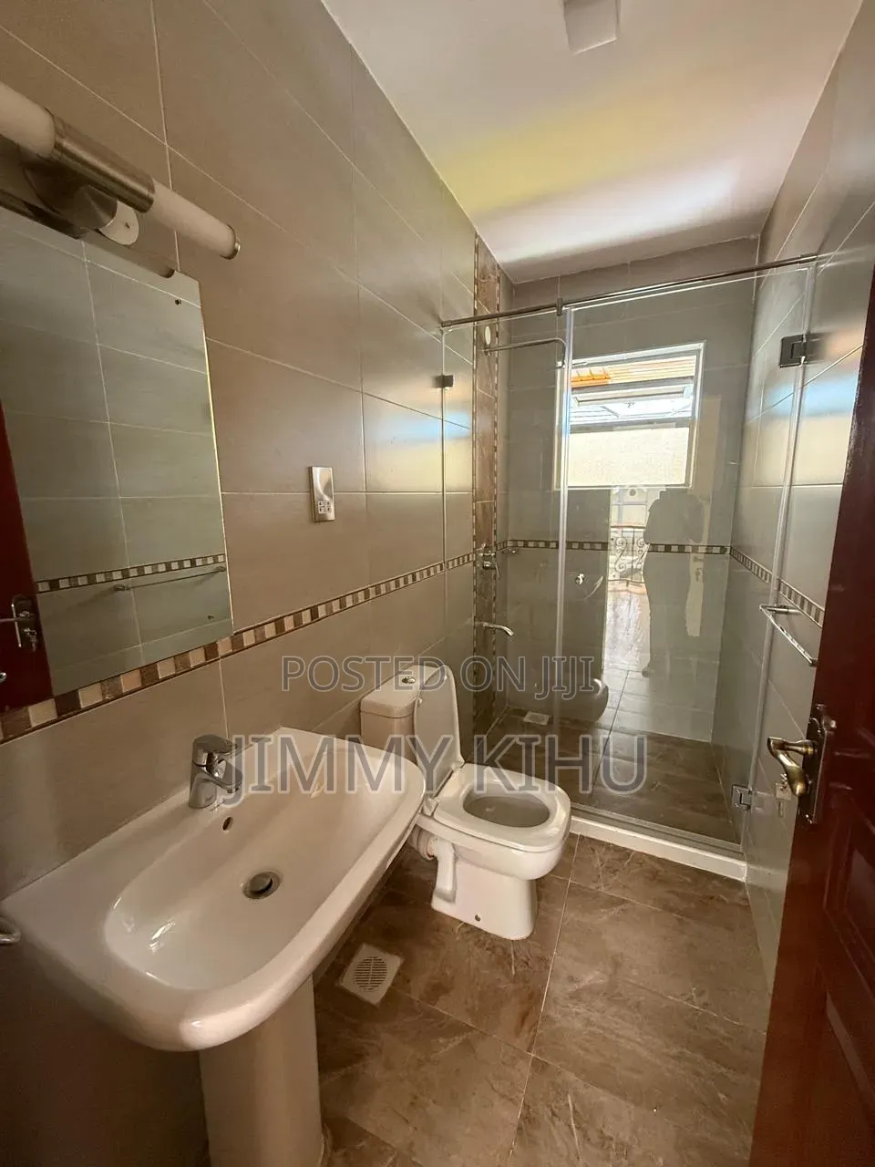 5bdrm House in Riverside Drive for sale