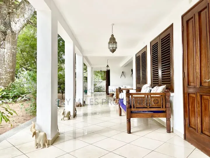 8bdrm Villa in Diani, South Coast, Ukunda for sale