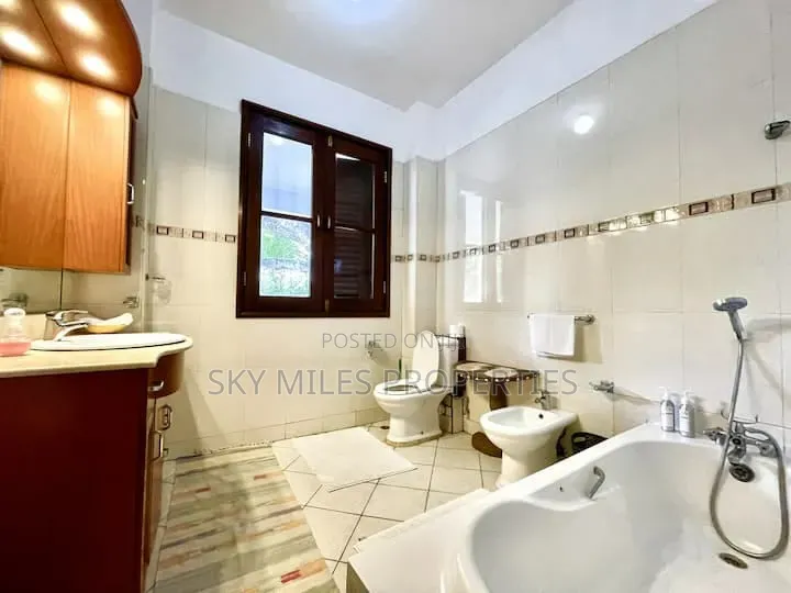 8bdrm Villa in Diani, South Coast, Ukunda for sale