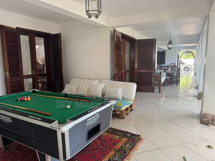 8bdrm Villa in Diani, South Coast, Ukunda for sale