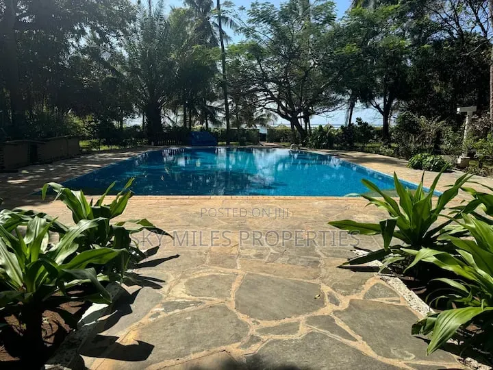 8bdrm Villa in Diani, South Coast, Ukunda for sale