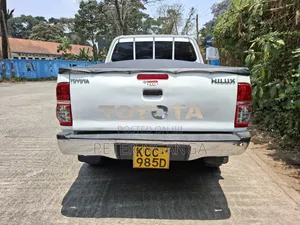 Toyota Hilux 3.0 D-4D Double Cab 2008 White