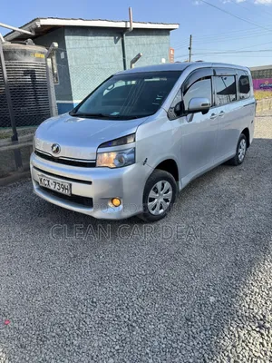 Toyota Voxy 2012 Silver