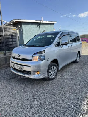 Toyota Voxy 2012 Silver