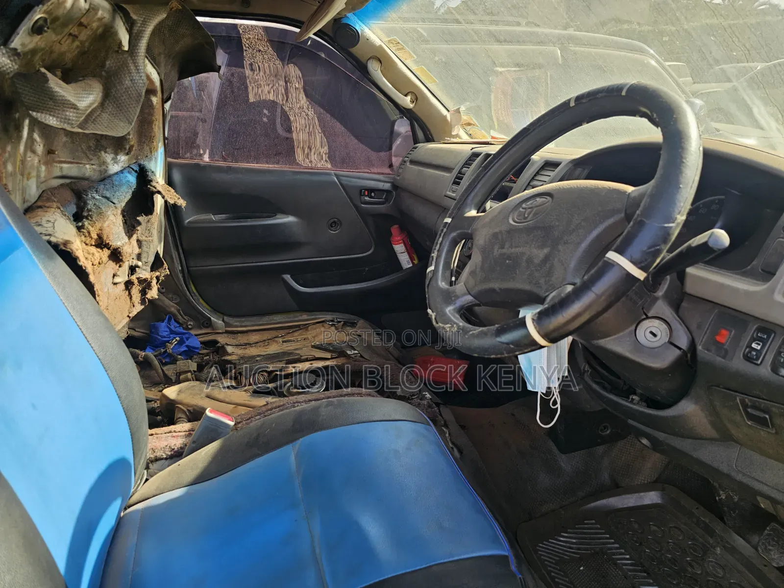 Toyota HiAce 2007 Yellow