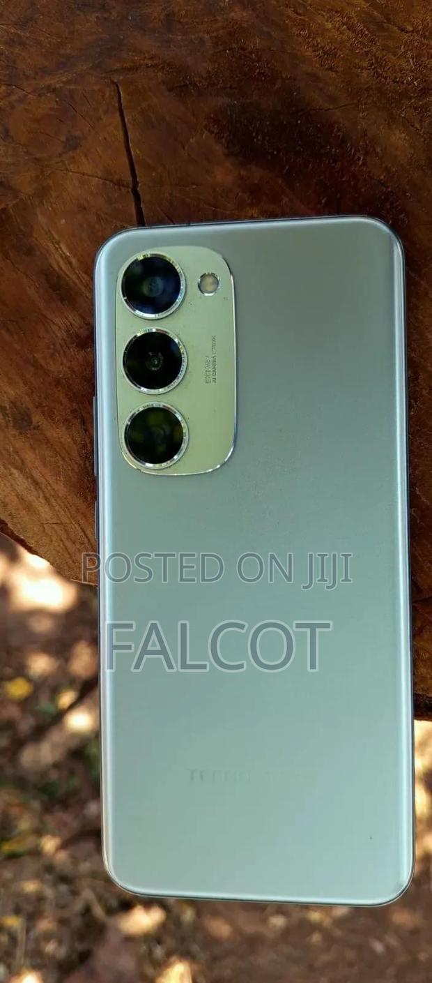 Tecno Spark 40 Pro+ 256 GB Silver