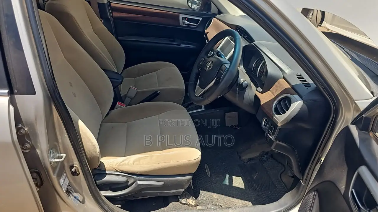 Toyota Axio 2012 Silver