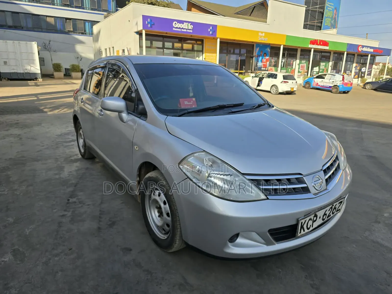 Nissan Tiida 2011 Silver