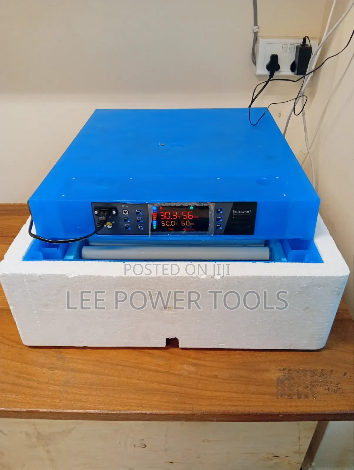 64 Eggs Automatic Incubator