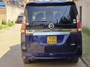 Nissan Serena 2017 Blue
