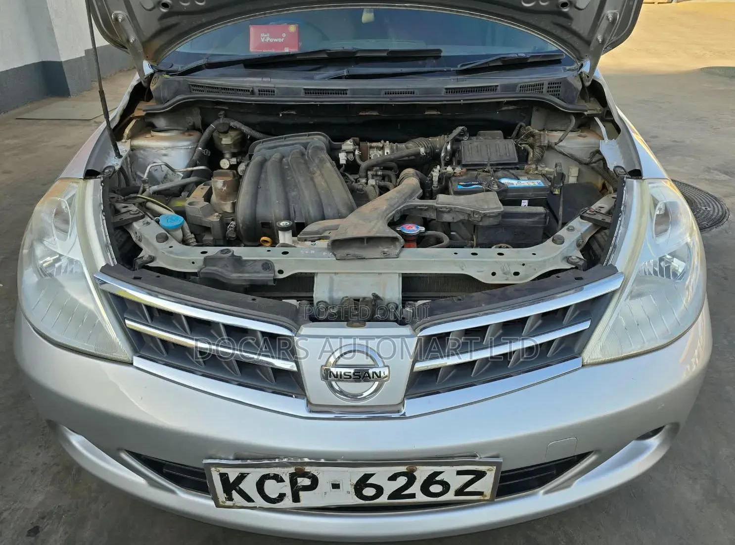 Nissan Tiida 2011 Silver