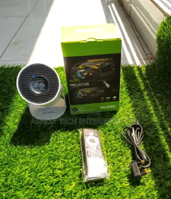 HY300 Portable Cinema Projector~!