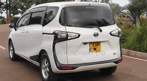 Toyota Sienta 2017 White