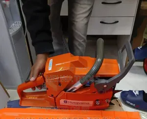 Husqvarna 272 , Power Saw Machine