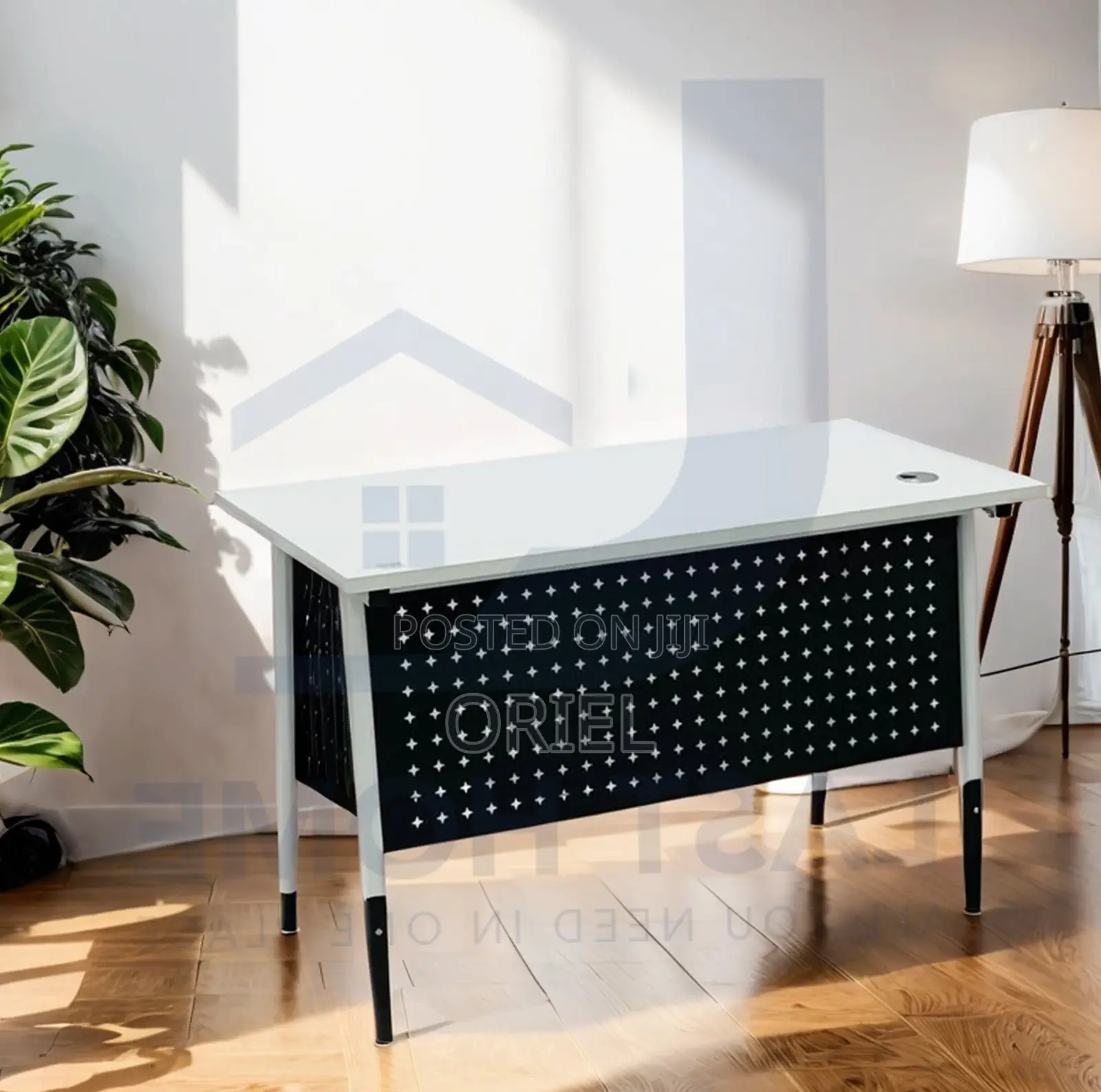 Office Table : Minimalistic Office Table