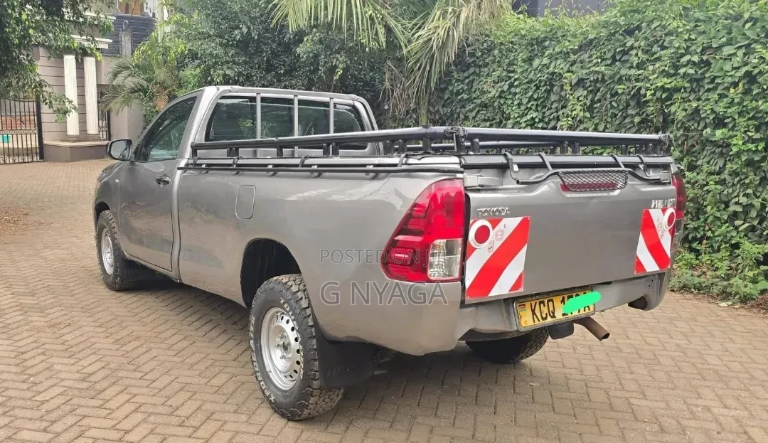 Toyota Hilux 2018 Beige