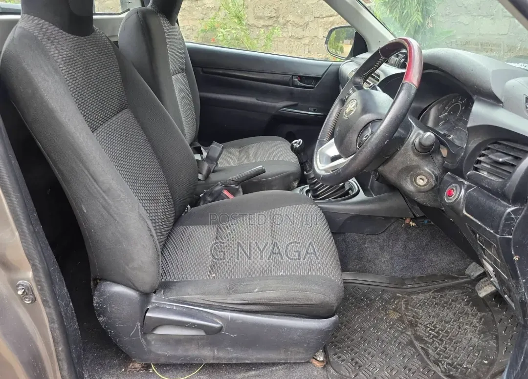 Toyota Hilux 2018 Beige