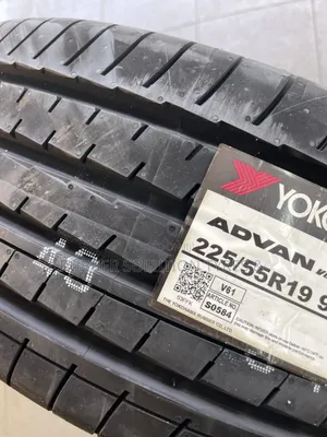 225 /55 R19 Yokohama Tyres 99v Advan Sport