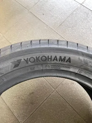 225 /55 R19 Yokohama Tyres 99v Advan Sport