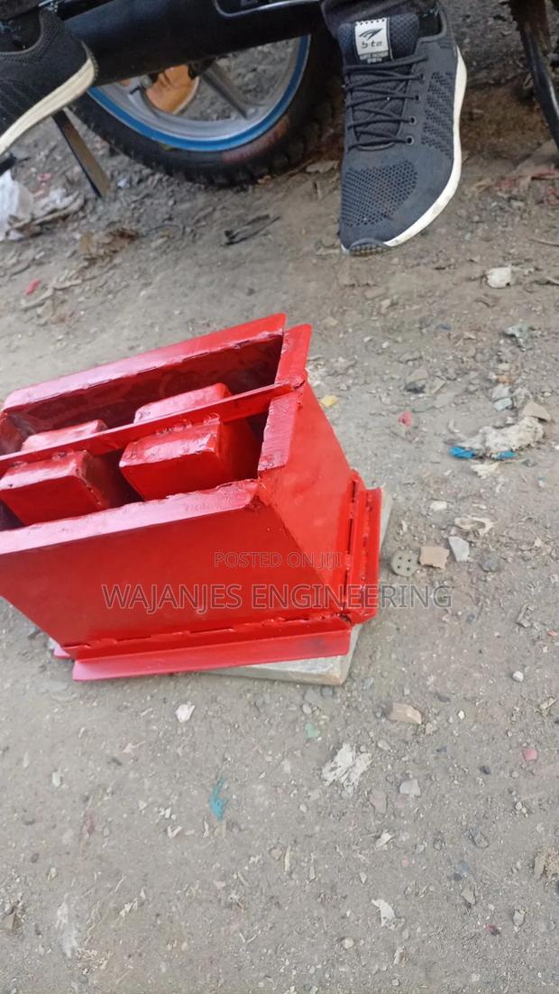 Manual Hollow Block Mould 10 Inch – Heavy Duty