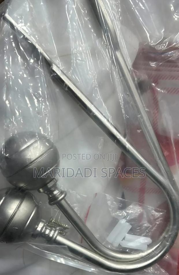 Strong and Durable Curtain Holders - thumbnail 2