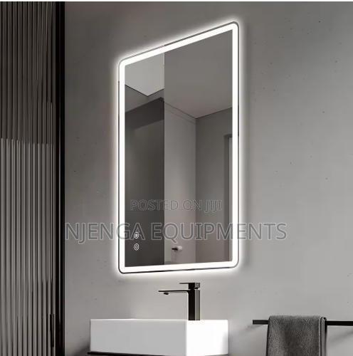 Wall Mounted Round Hotel LED Mirrors With Defogger Bathroom Mirror
