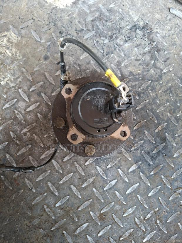 Mazda Premacy Rear Hub 2wd