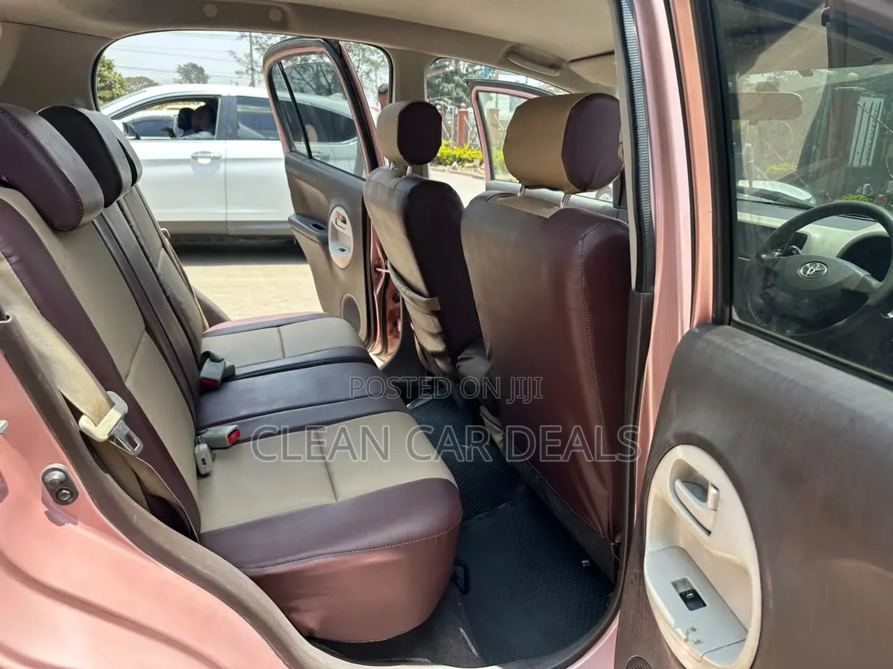 Toyota Passo 2012