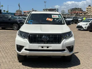 Toyota Land Cruiser Prado 2021 White
