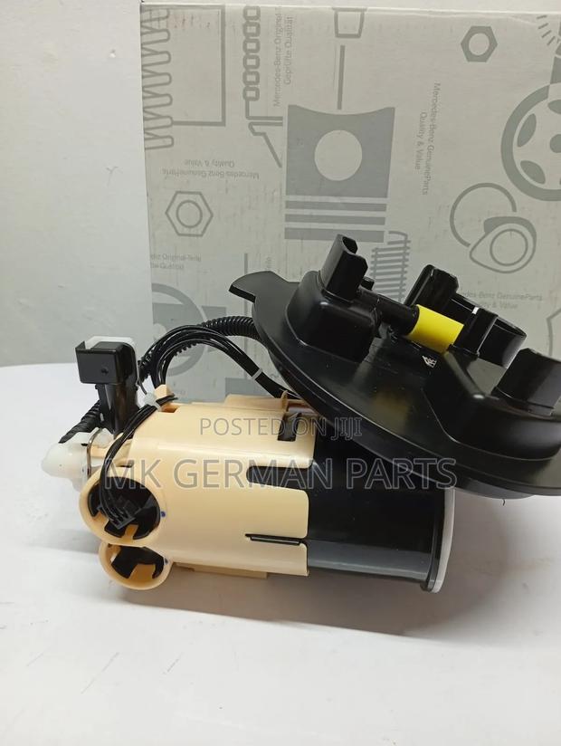 Genuine Mercedes Fuel Delivery Unit.