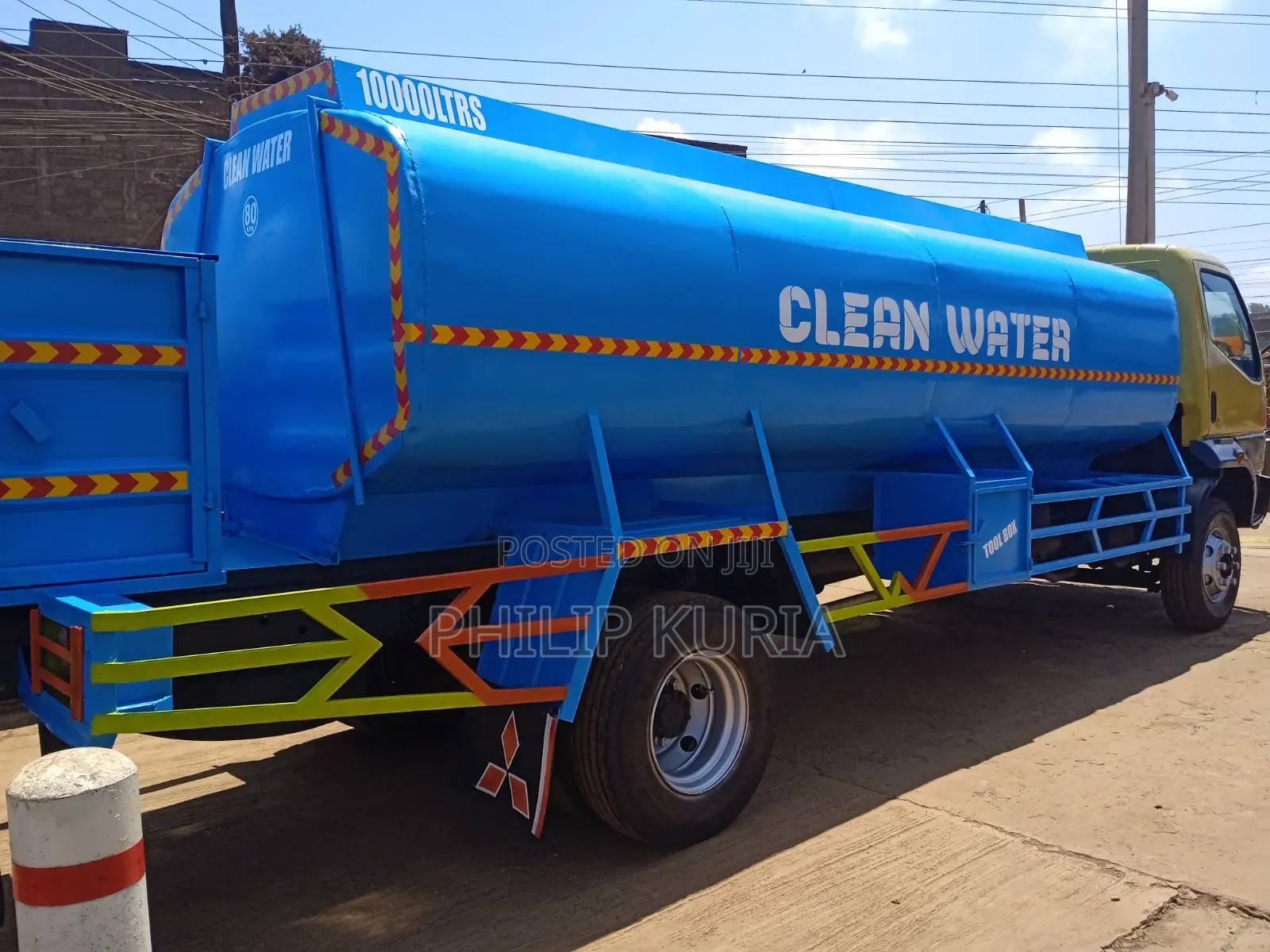 Mitsubishi Fh Water Boozer 2013 Yellow
