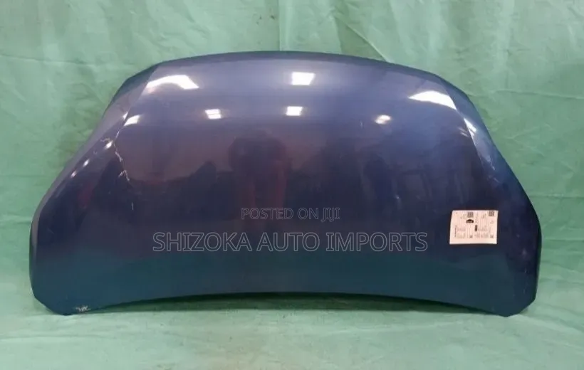 Bonnet Nissan Serena C27 2017