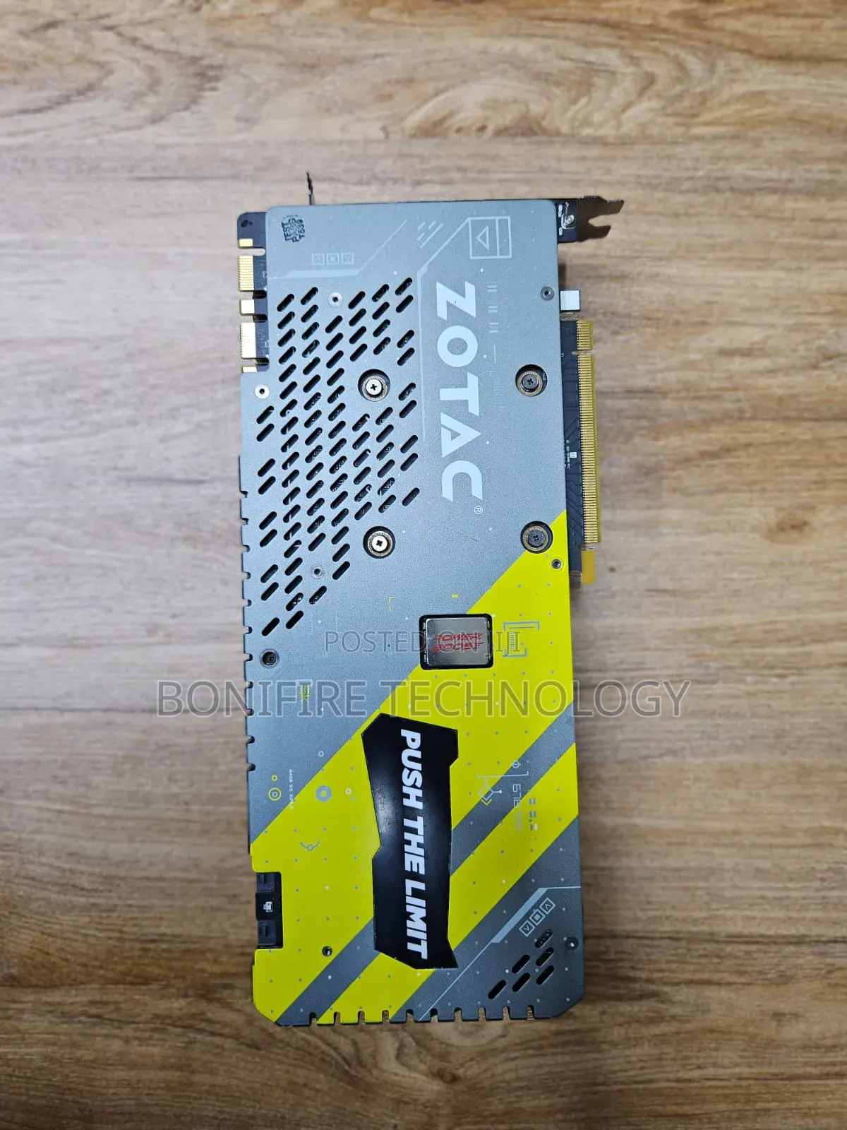 Zotac Nvidia GeForce GTX 1080 AMP Extreme
8gb GDDR5X vRAM