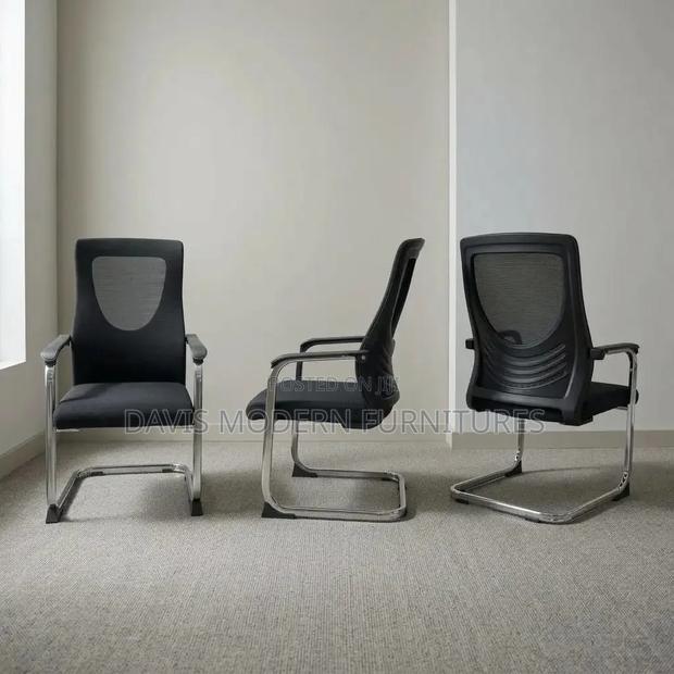 Executive Mesh Visitors Chair