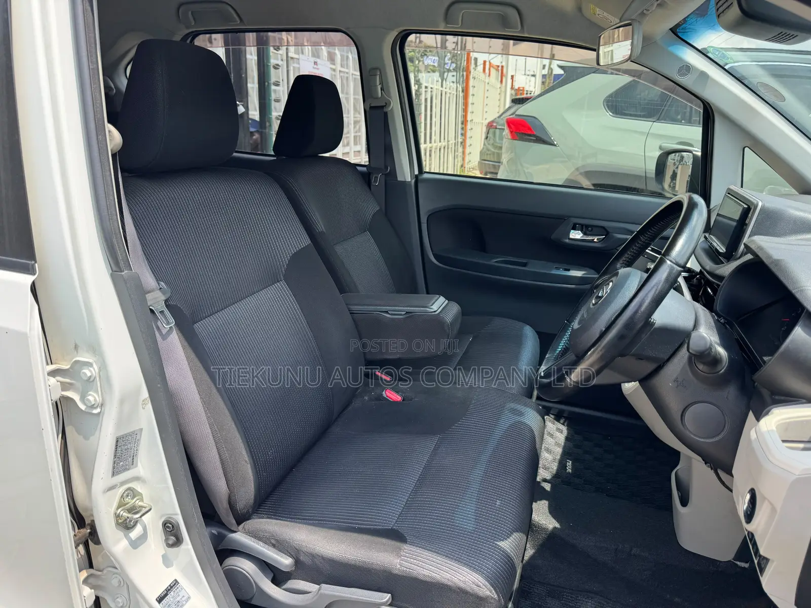 Daihatsu Move 2019 White