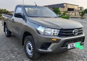 Toyota Hilux 2022 Beige