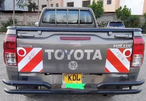 Toyota Hilux 2022 Beige