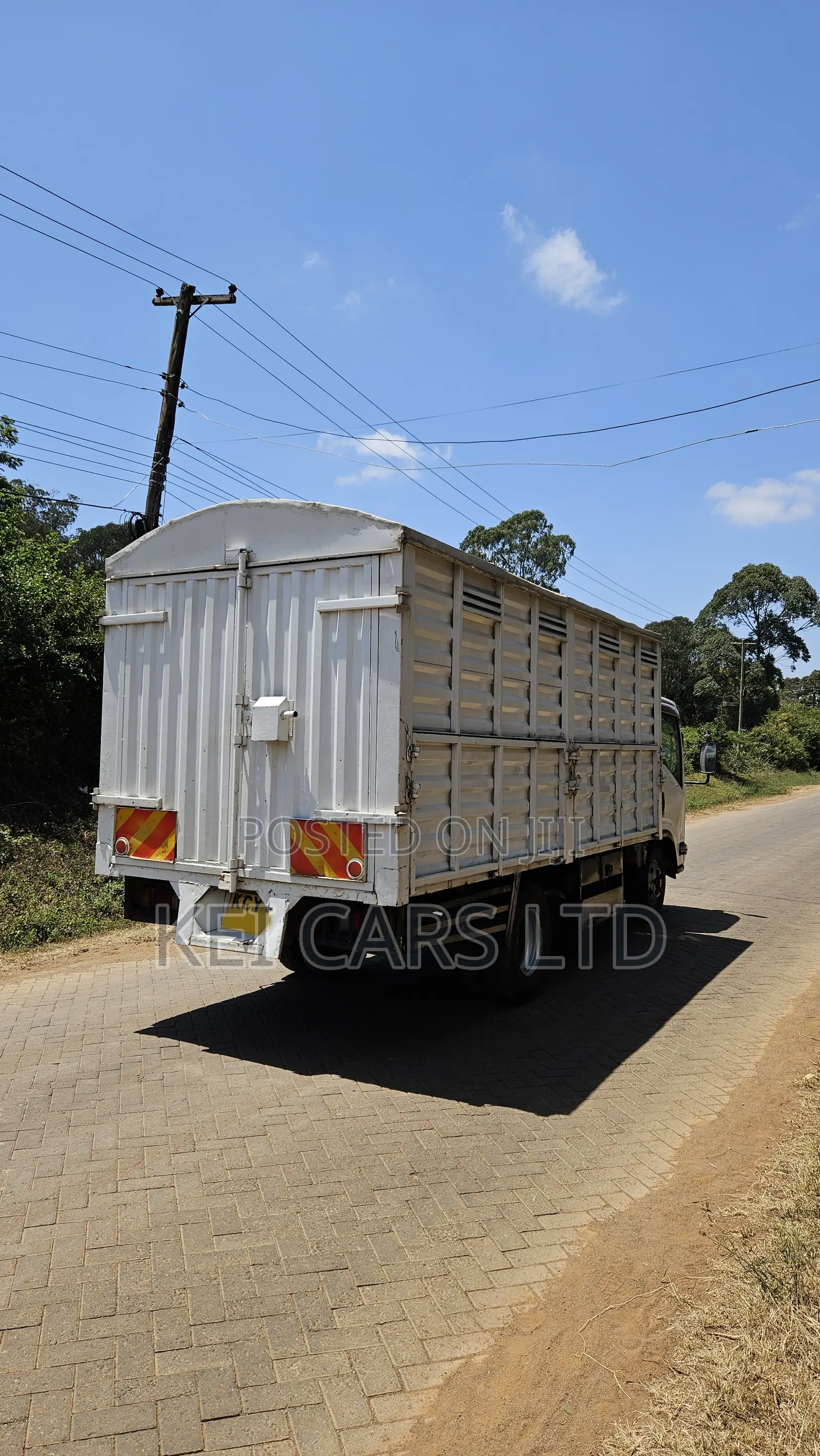 Isuzu NMR Truck 2020 White