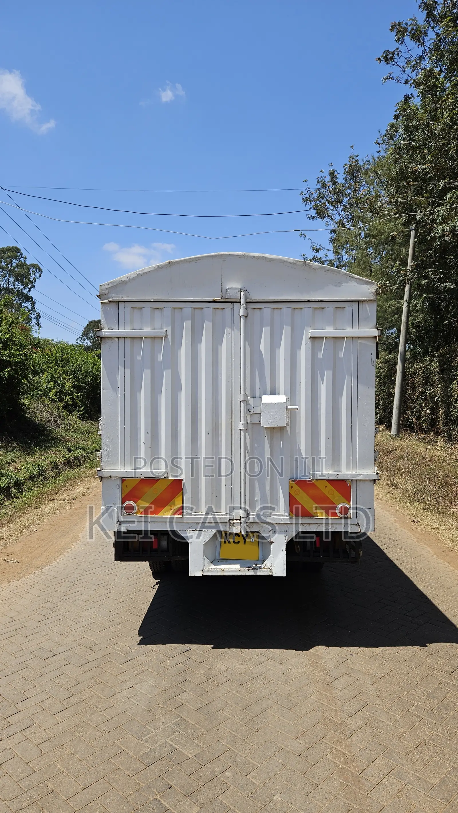 Isuzu NMR Truck 2020 White
