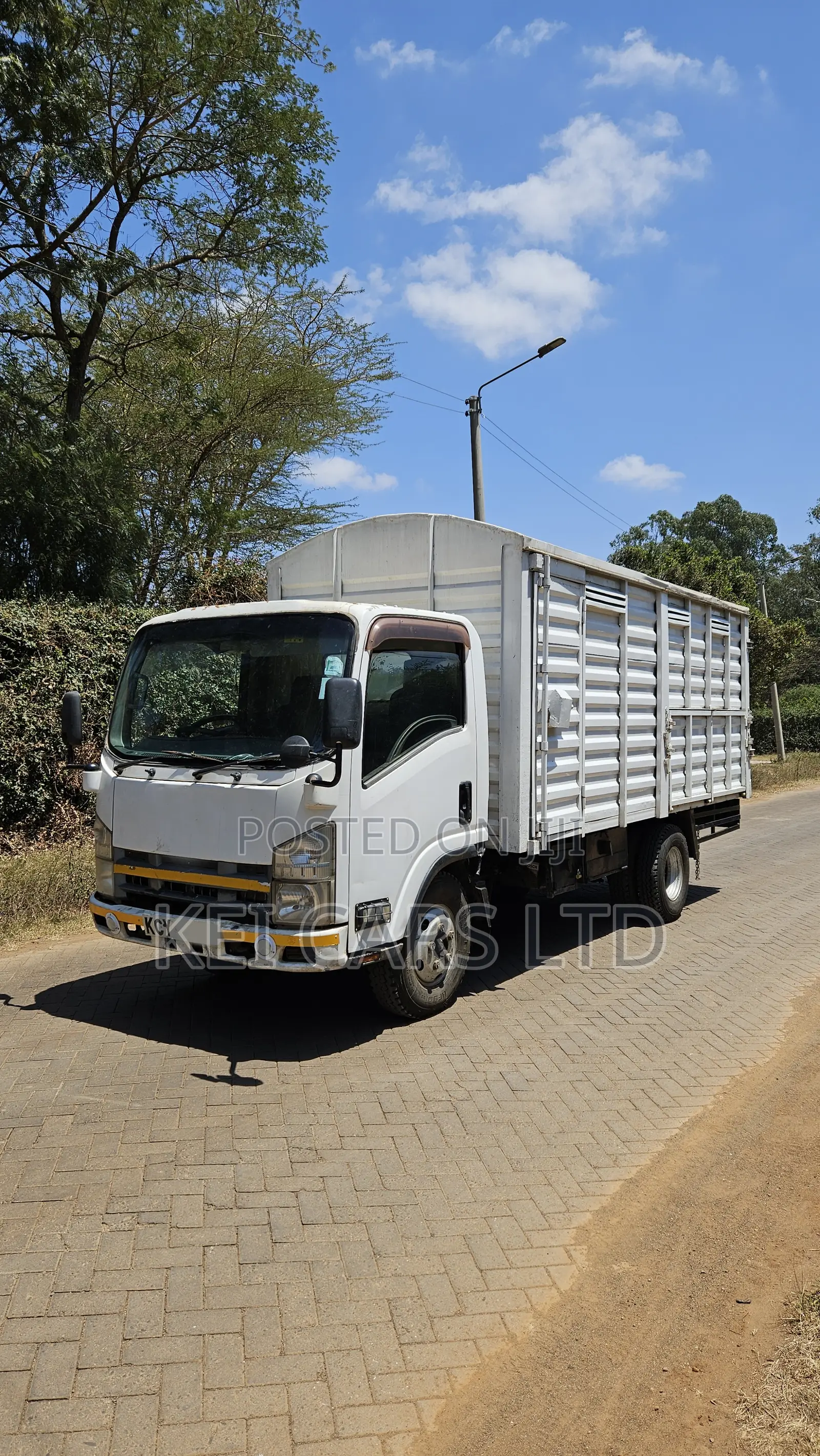 Isuzu NMR Truck 2020 White