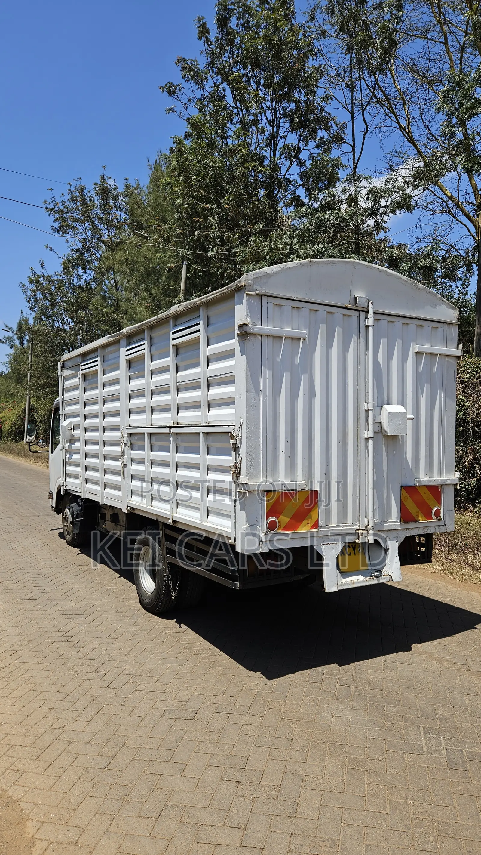 Isuzu NMR Truck 2020 White