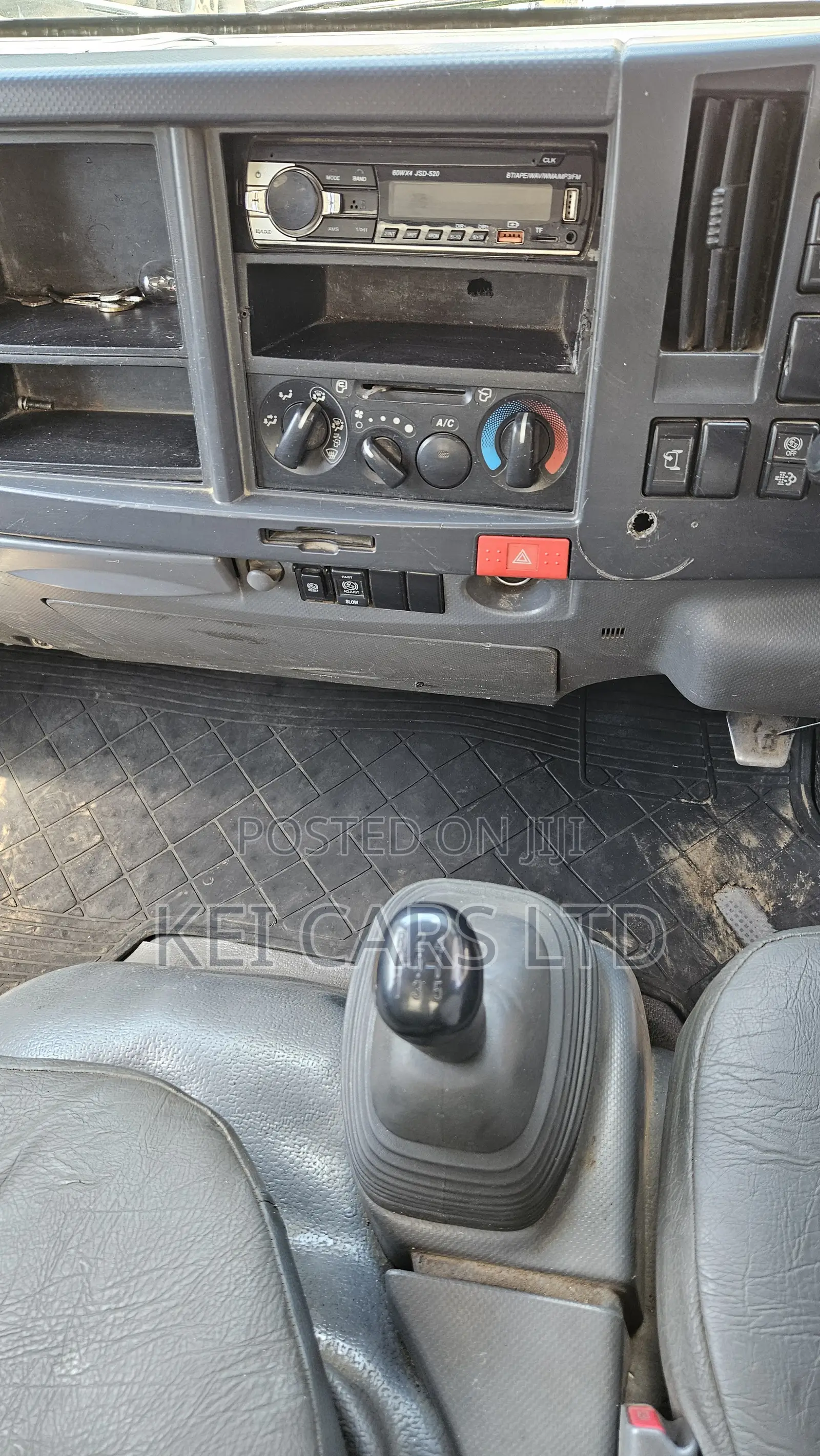 Isuzu NMR Truck 2020 White
