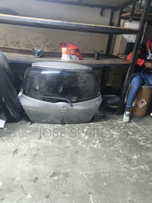 Tail Gate Vitz