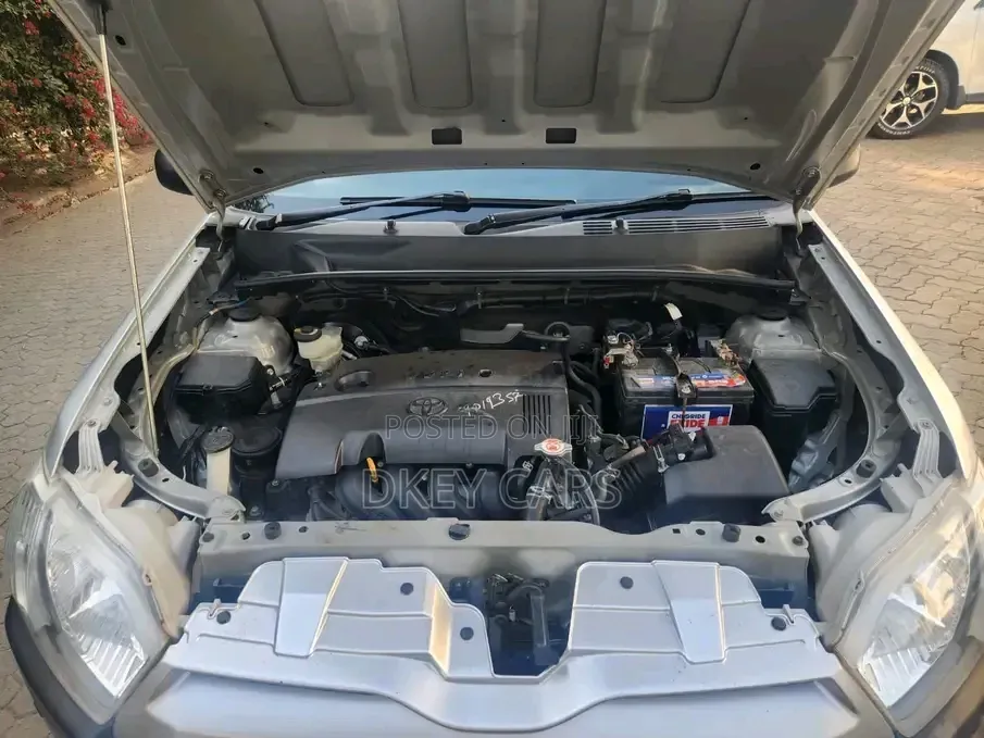 Toyota Succeed 2019 Silver