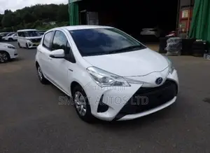 Toyota Vitz 1.5 FWD Hybrid 5dr 2019 Pearl
